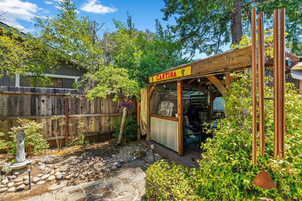341 Blackstone Court Property Photo 40