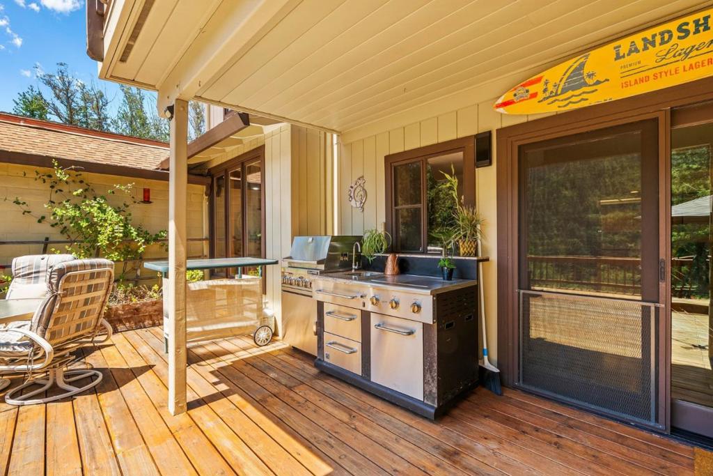 341 Blackstone Court Property Photo 41