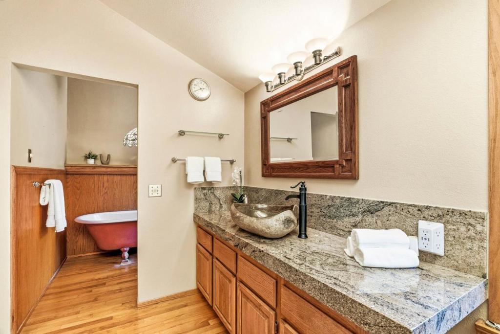 341 Blackstone Court Property Photo 75