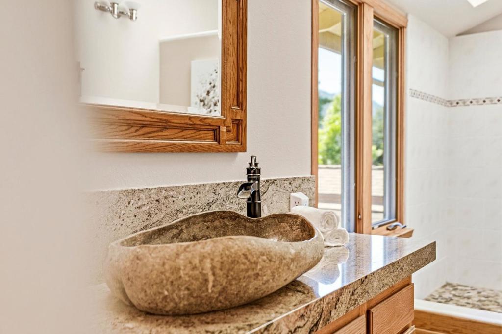 341 Blackstone Court Property Photo 80