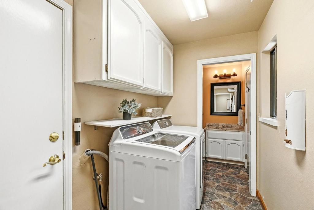 341 Blackstone Court Property Photo 95