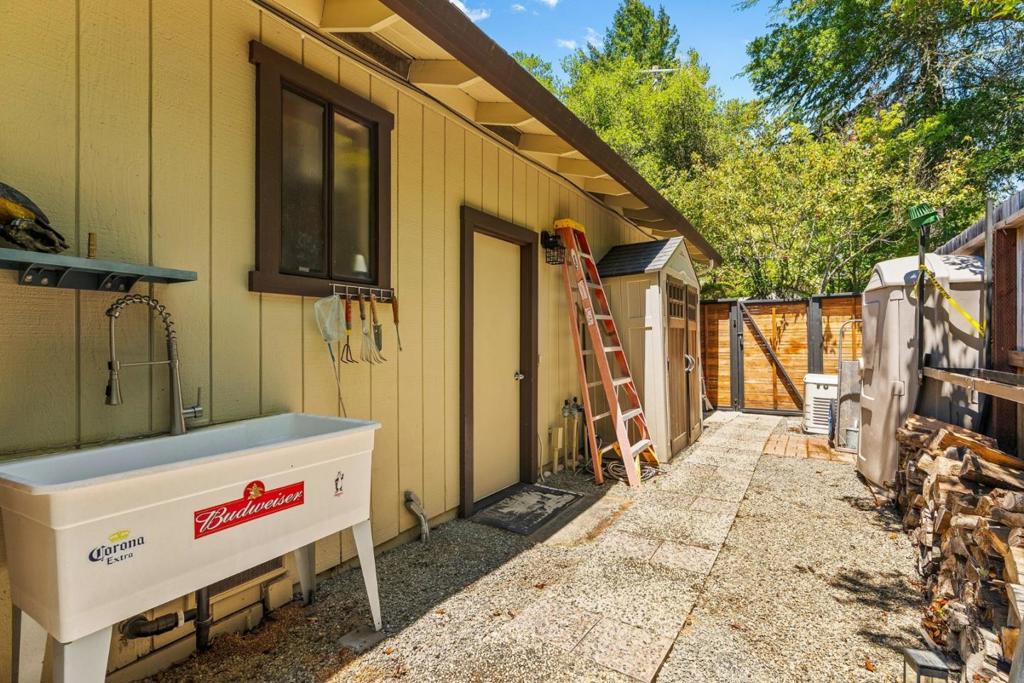 341 Blackstone Court Property Photo 101