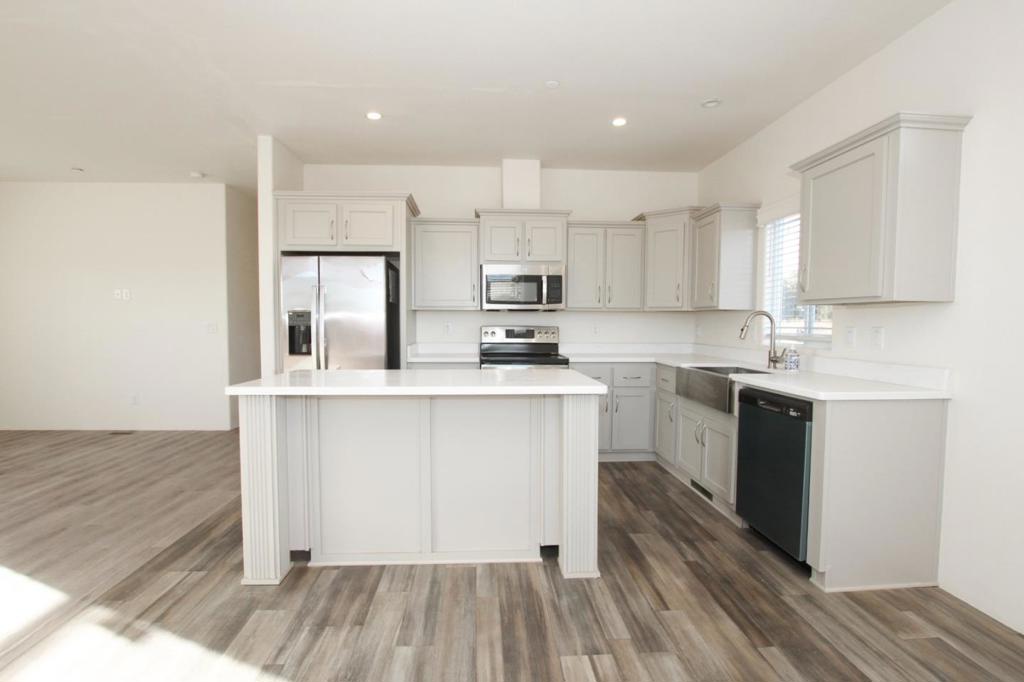 2055 Rucker Avenue Property Photo 3