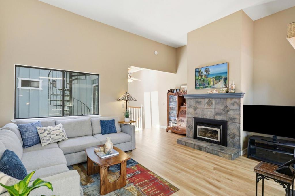 2052 Wharf Road Property Photo 9