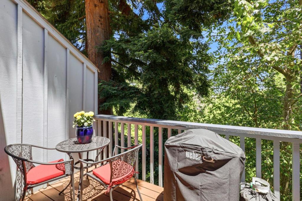 2052 Wharf Road Property Photo 10