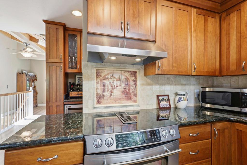 2052 Wharf Road Property Photo 17