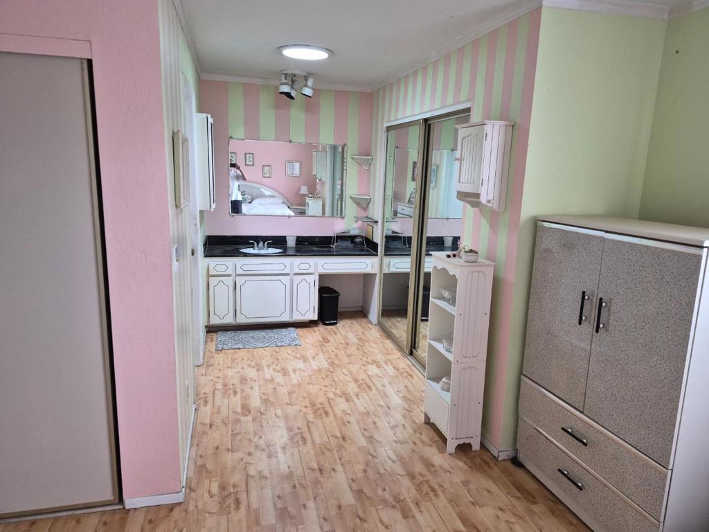 15480 Oak Hills Drive Property Photo 8