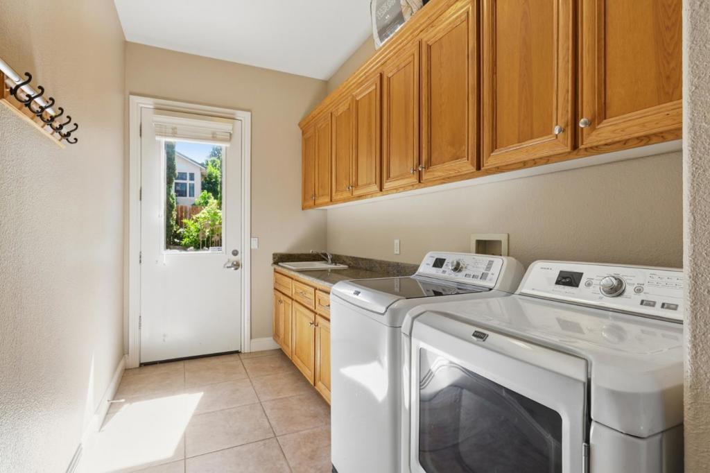 4262 Hensley Circle Property Photo 14