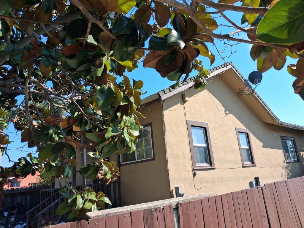 8901 D Street Property Photo 3