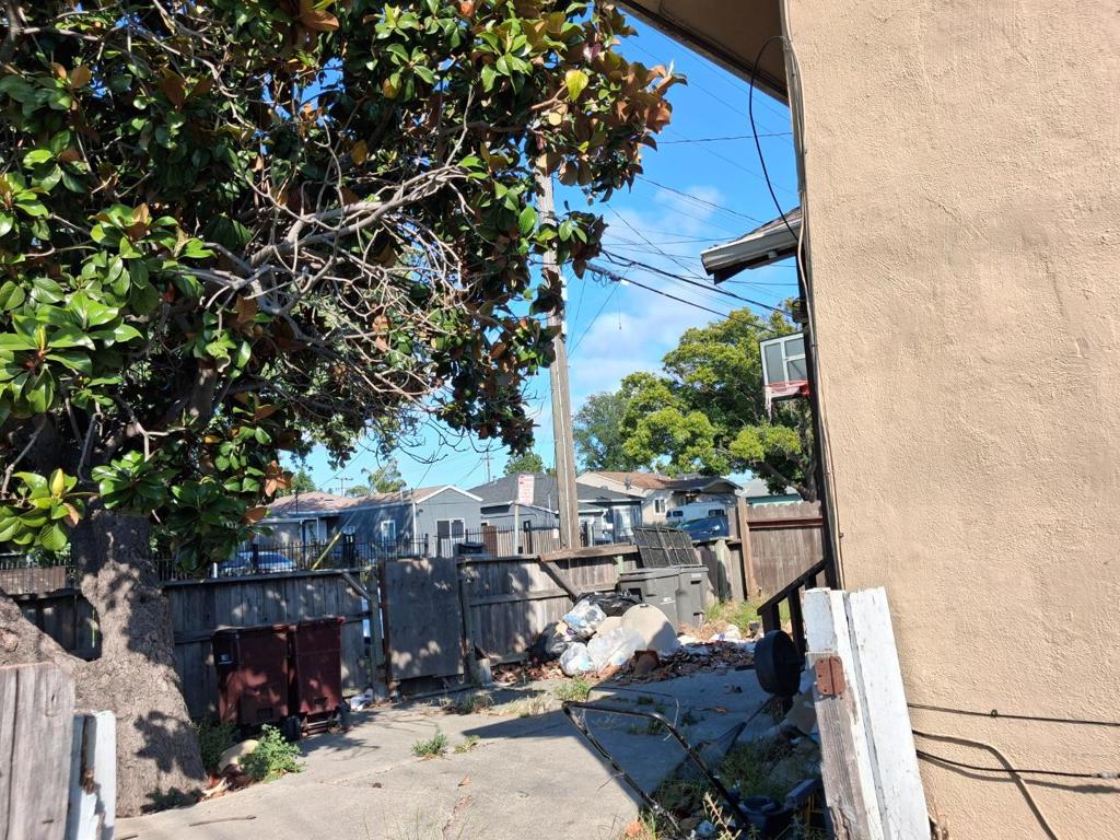 8901 D Street Property Photo 6