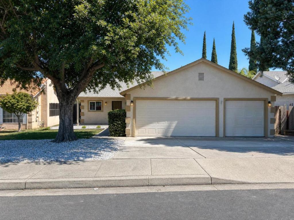 1574 Sun River Street Property Photo 1