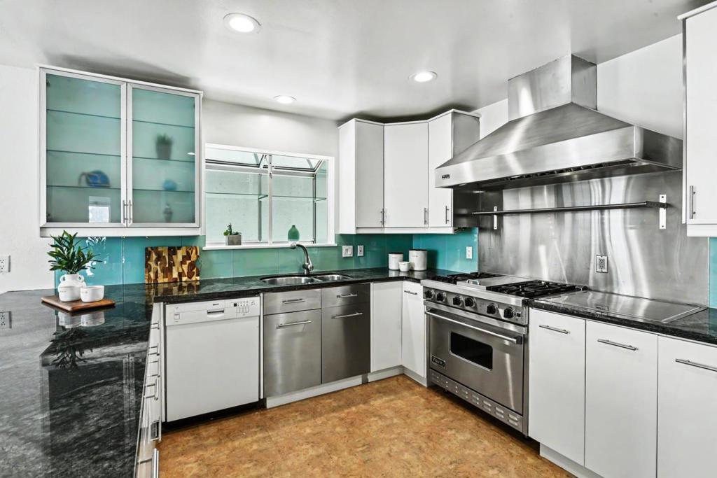 175 Tulare Street Property Photo 10