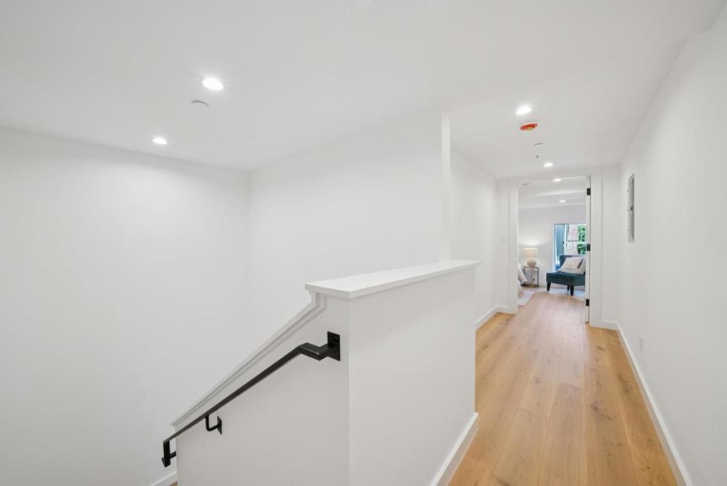 1433 Floribunda Avenue 1 Property Photo 12