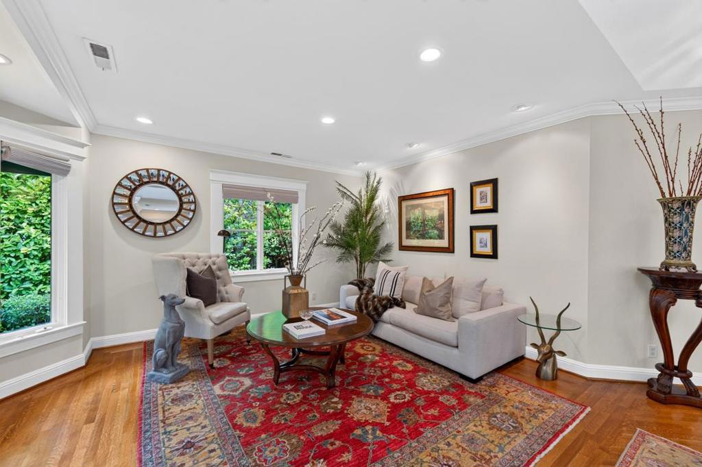 52 Hernandez Avenue Property Photo 8