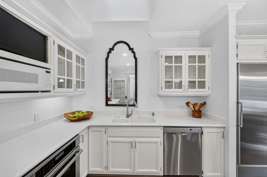 52 Hernandez Avenue Property Photo 29