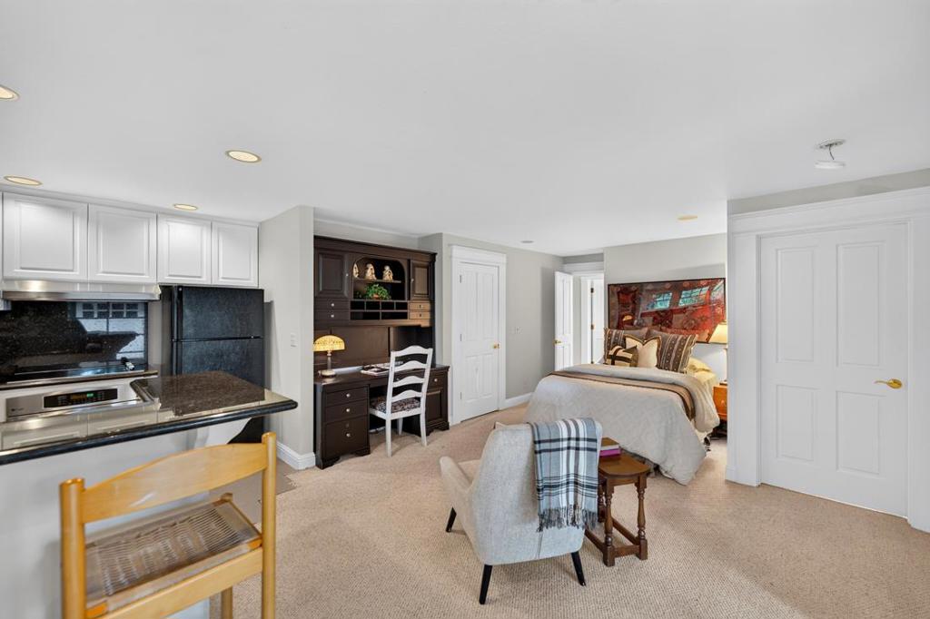 52 Hernandez Avenue Property Photo 47