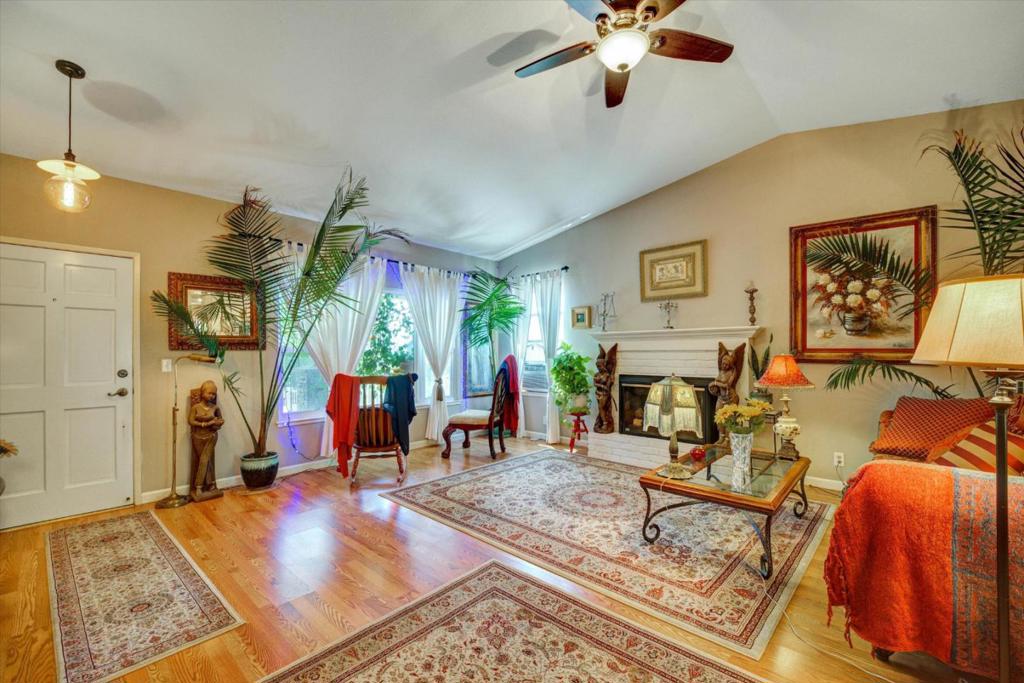 22505 Ralston Place Property Photo 13