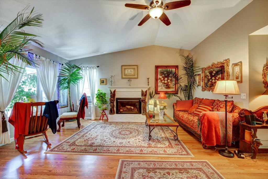 22505 Ralston Place Property Photo 14