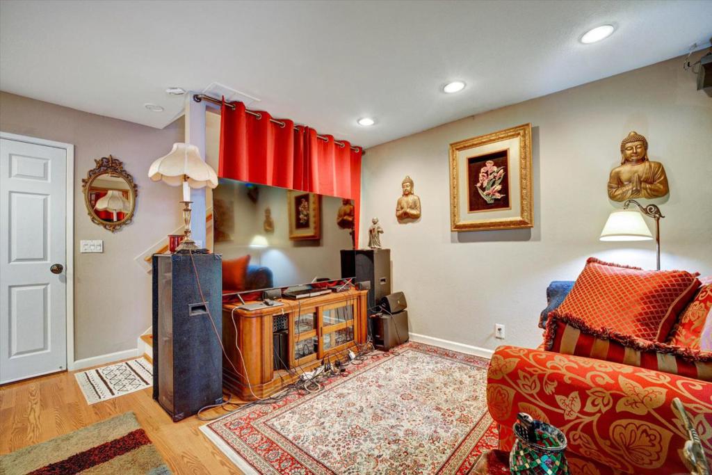22505 Ralston Place Property Photo 18
