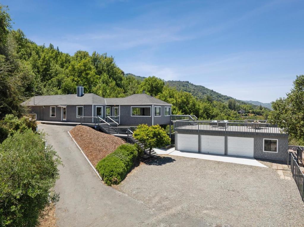 16490 Wood Acres Road Property Photo 3