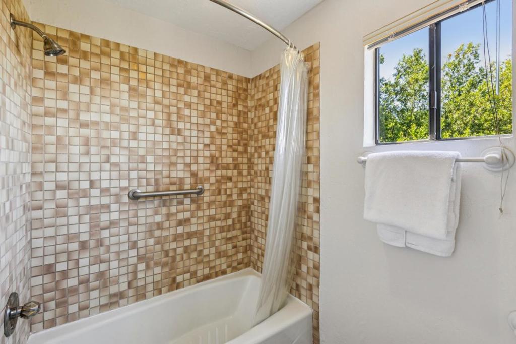 16490 Wood Acres Road Property Photo 13