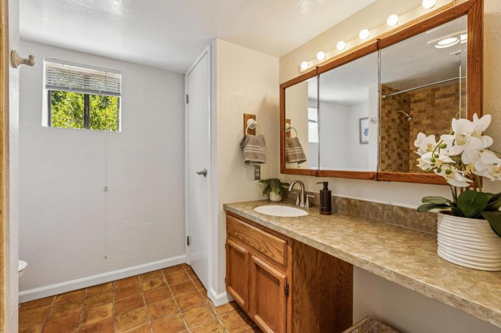 16490 Wood Acres Road Property Photo 16