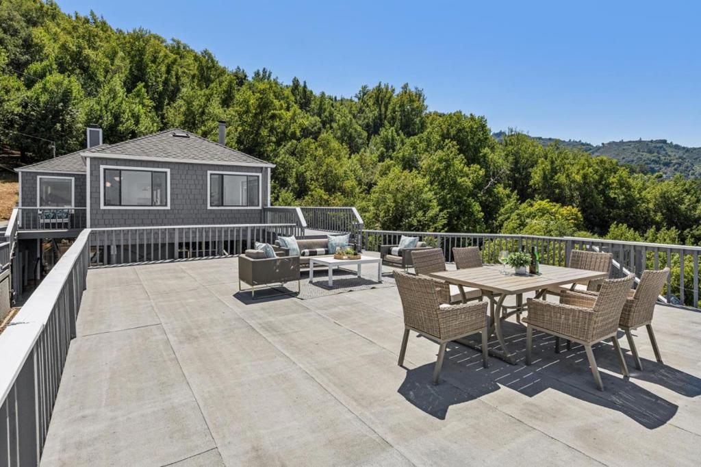 16490 Wood Acres Road Property Photo 33