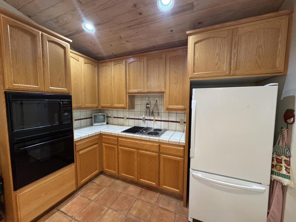 1388 Kenney Drive Property Photo 10
