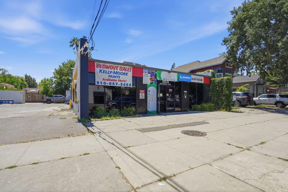 615 Stockton Avenue Property Photo 1