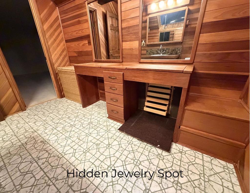 26175 Pierce Road Property Photo 8