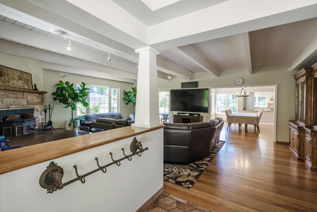 60 Fernwood Drive Property Photo 6