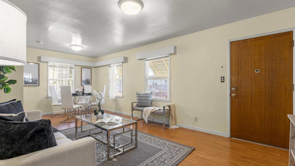 21685 Olive Avenue Property Photo 4