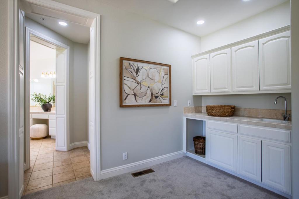 10746 Green Valley Drive Property Photo 12
