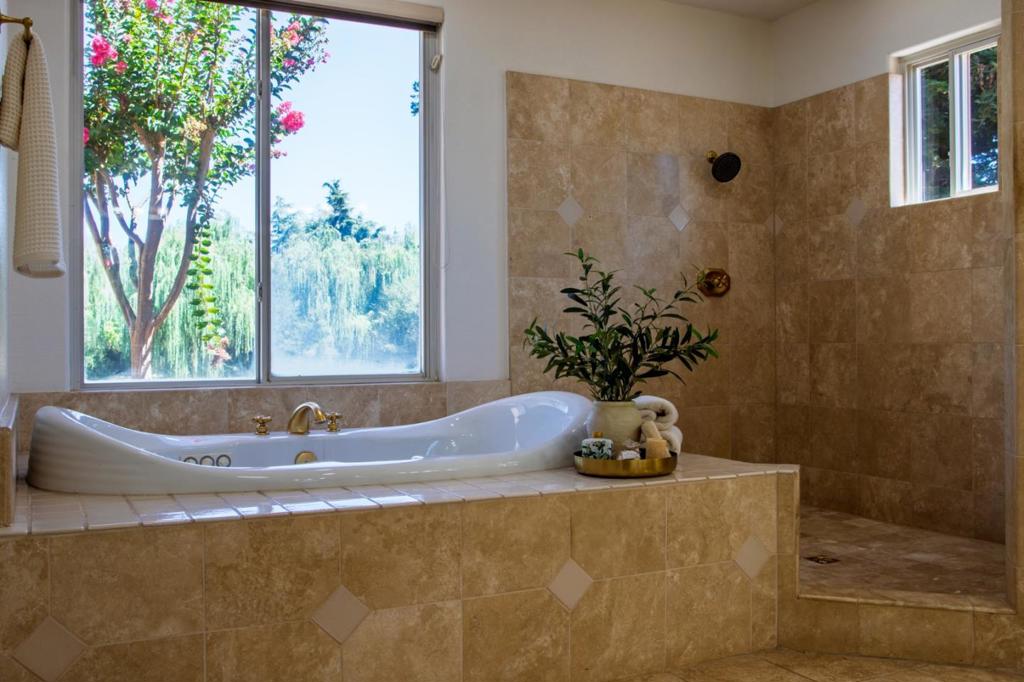 10746 Green Valley Drive Property Photo 27