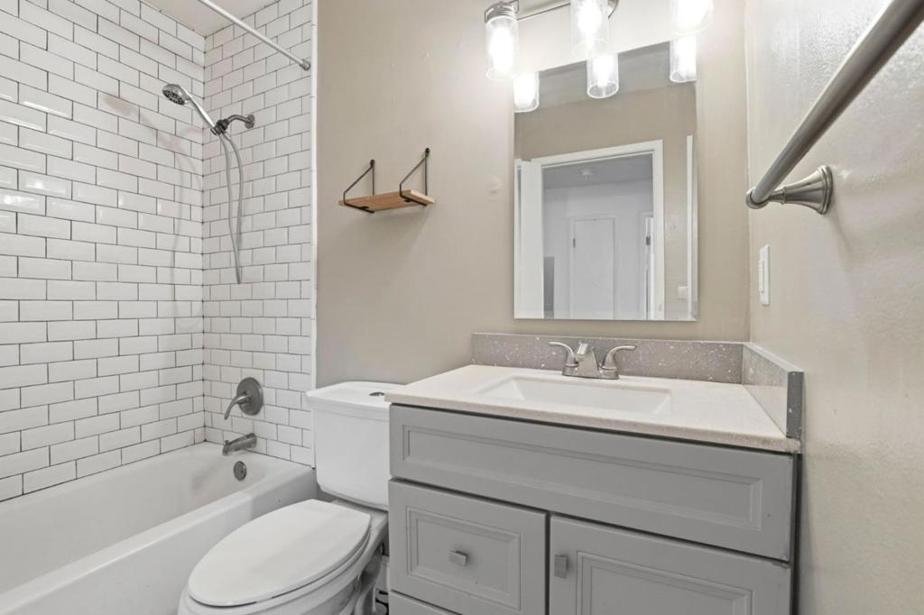 5473 Tradewinds 2 Property Photo 11