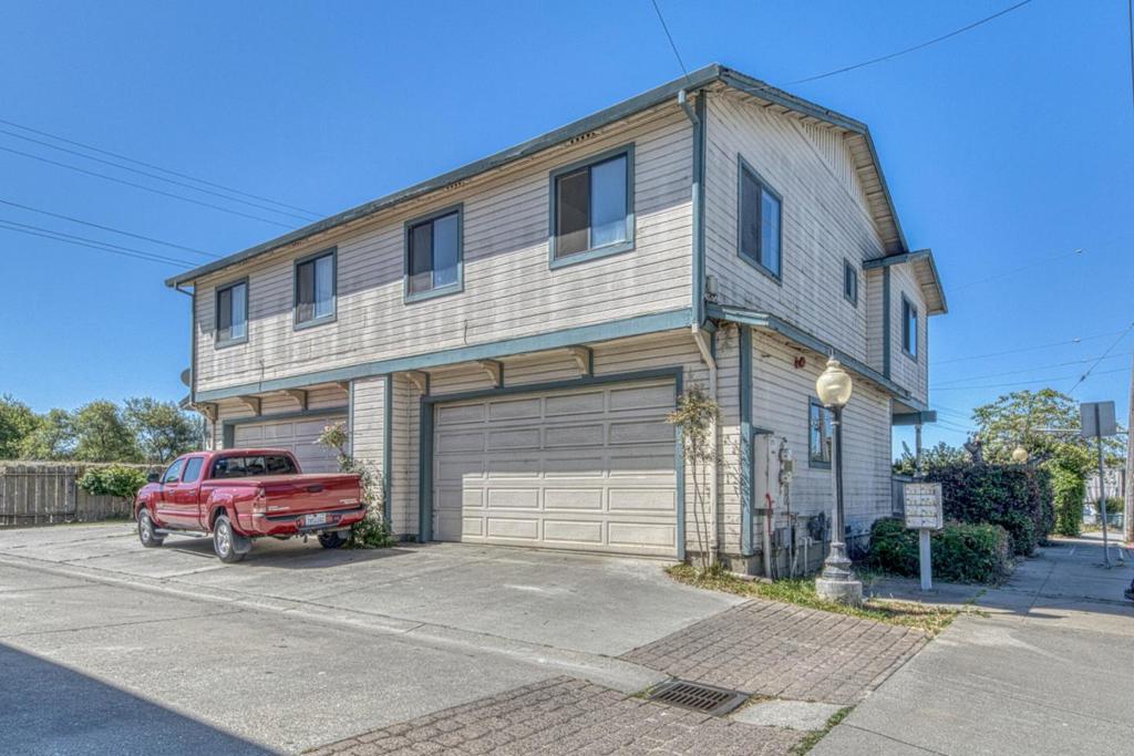 ML82051906 Property Photo 2