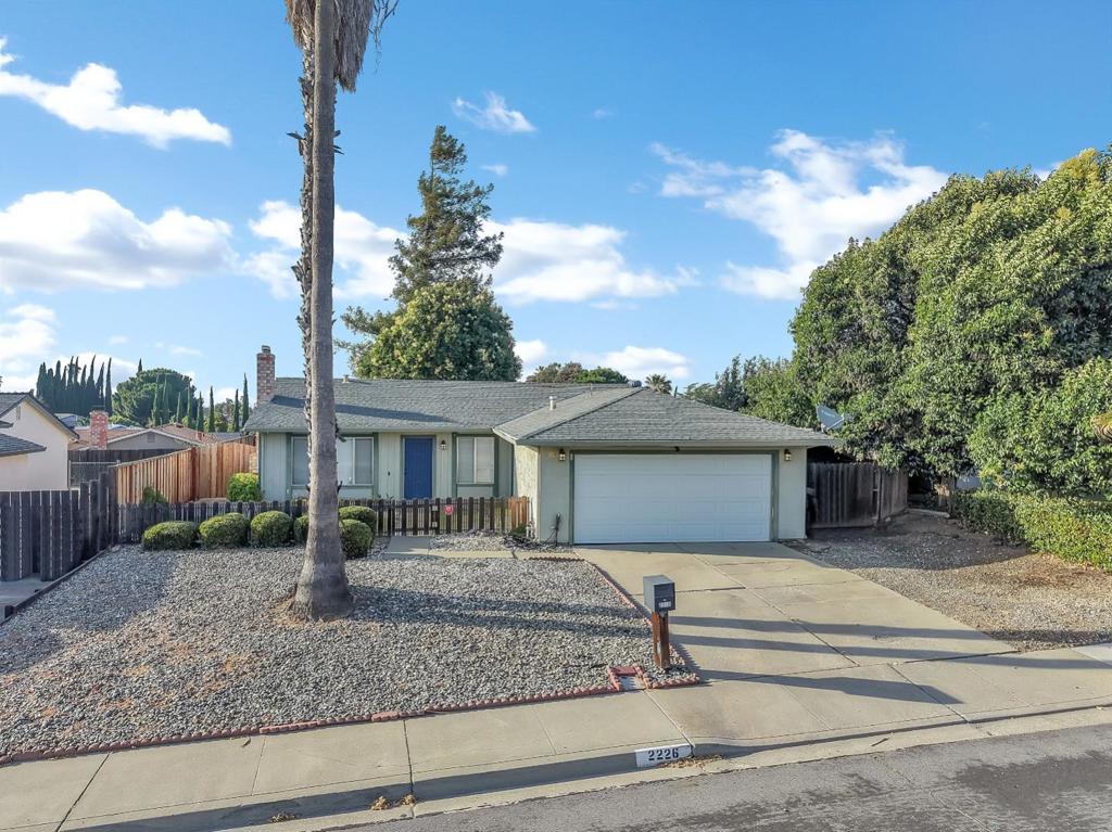 2226 Meredith Way Property Photo 2