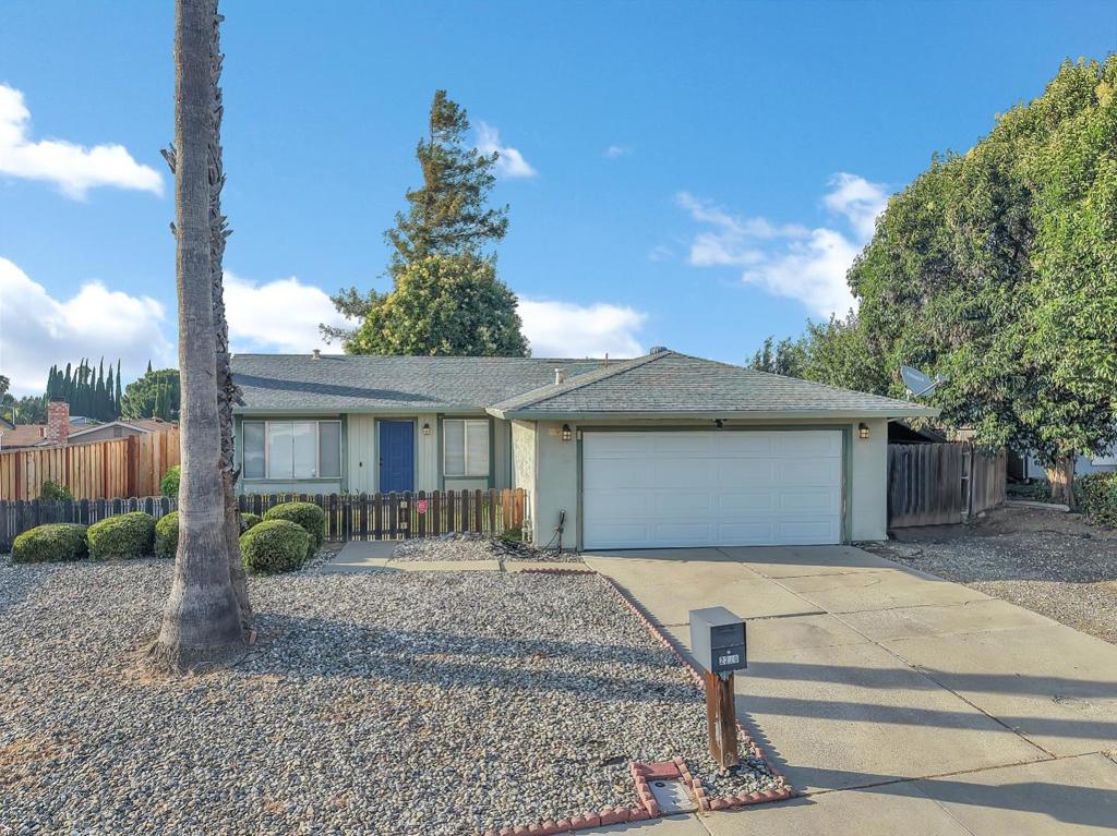 2226 Meredith Way Property Photo 3