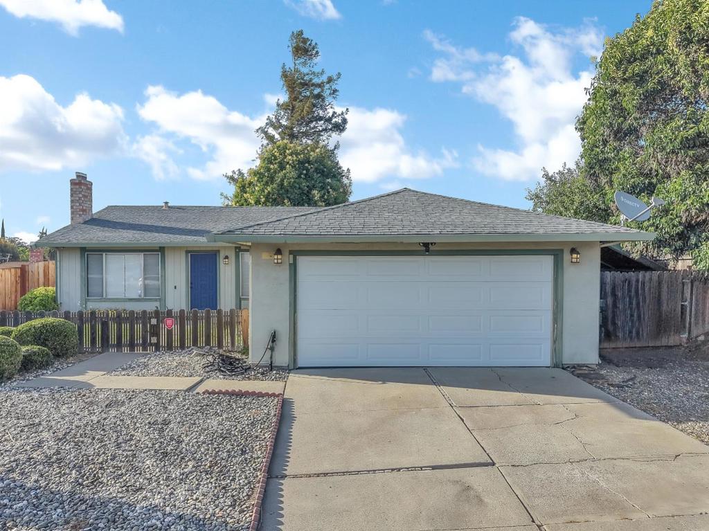 2226 Meredith Way Property Photo 4