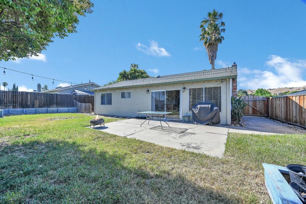 2226 Meredith Way Property Photo 22