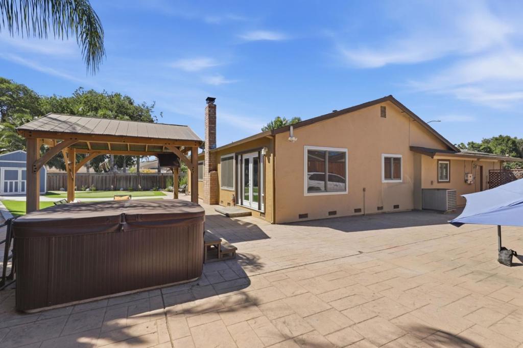 570 Biscayne Court Property Photo 15