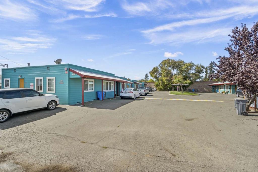 1015 S A Street Property Photo 2