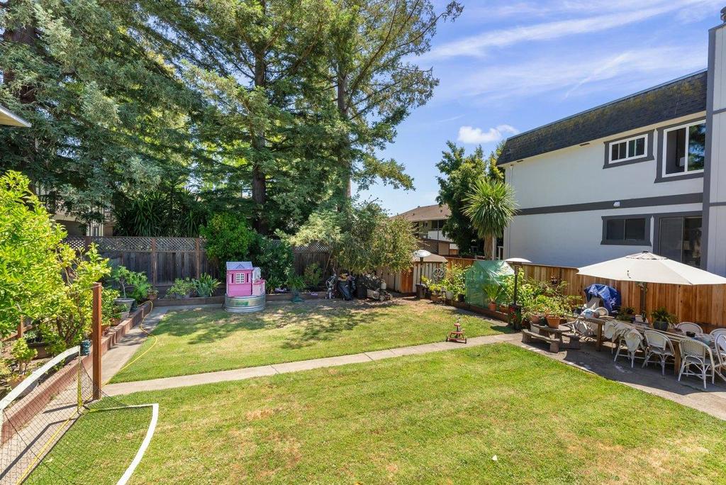 109 Hobart Avenue Property Photo 3