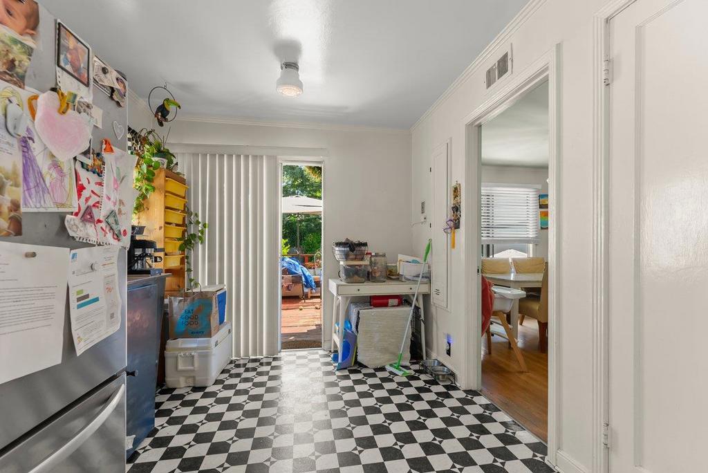109 Hobart Avenue Property Photo 12