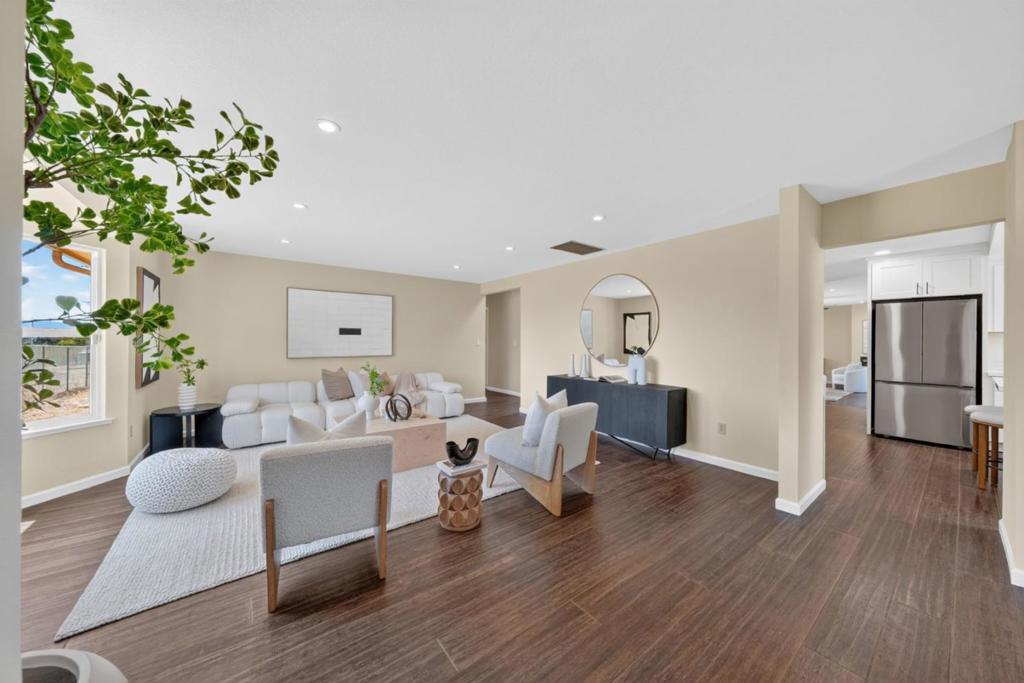 10980 New Avenue Property Photo 7