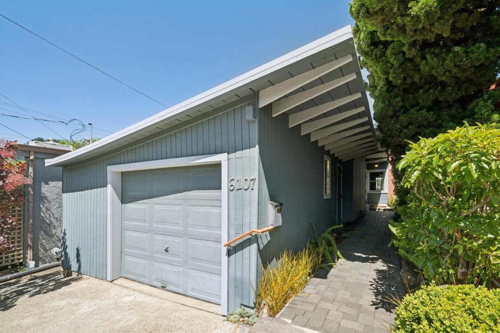 6107 Jordan Avenue Property Photo 2