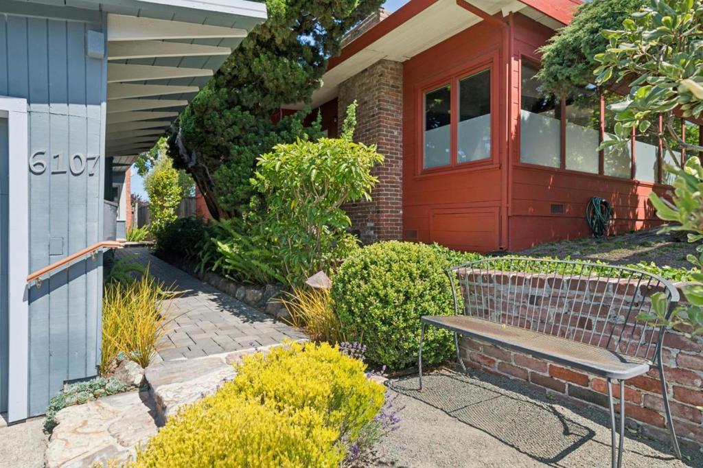 6107 Jordan Avenue Property Photo 4