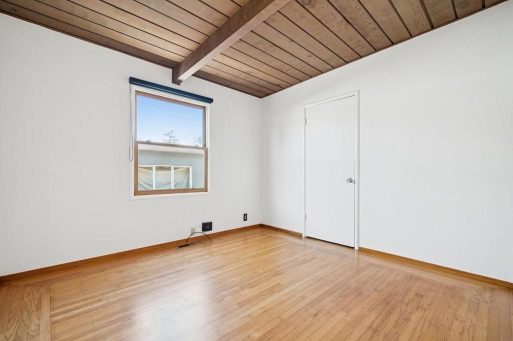 6107 Jordan Avenue Property Photo 16