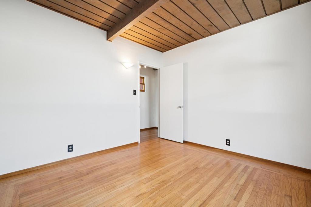 6107 Jordan Avenue Property Photo 17