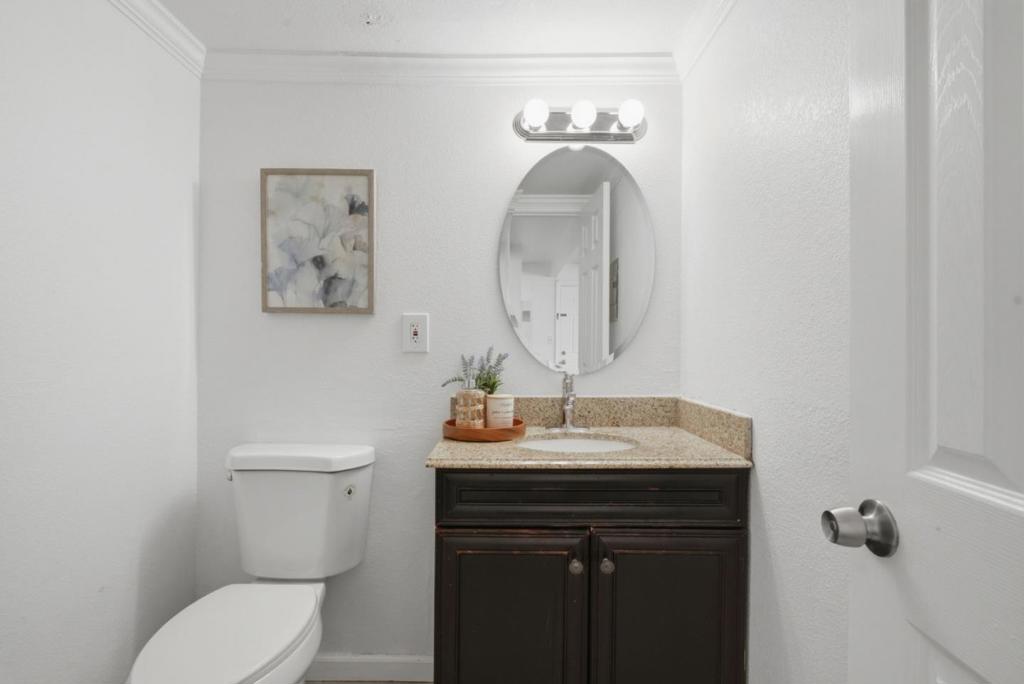 576 Sylvan Street 15 Property Photo 13